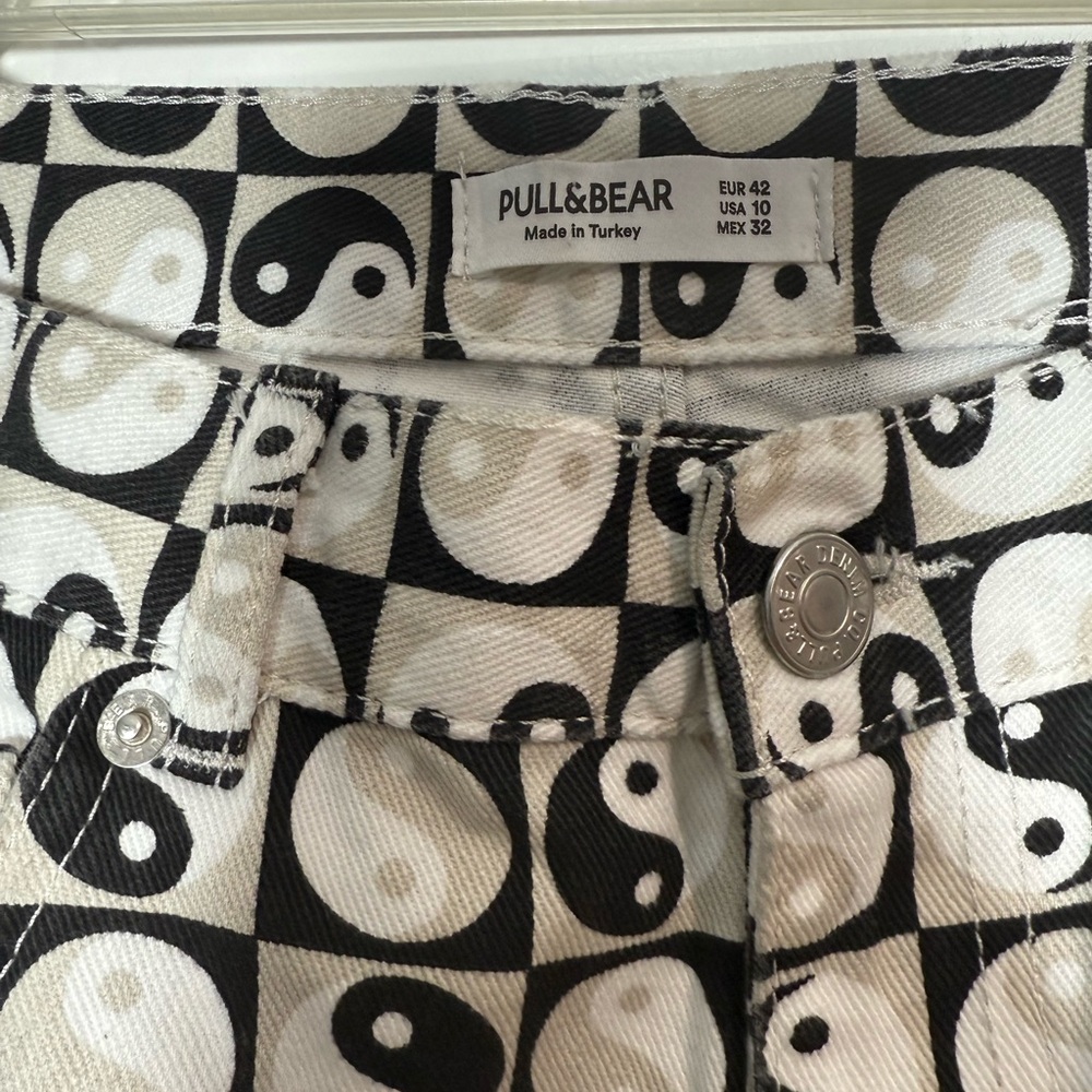 Pull & Bear Yinyang Patterned Straight Leg Jeans … - image 4